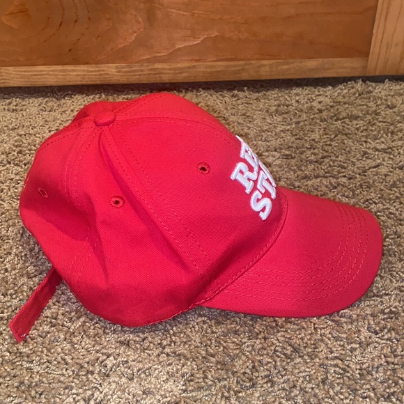 Red Star Belgrade soccer hat - Picture 2 of 3